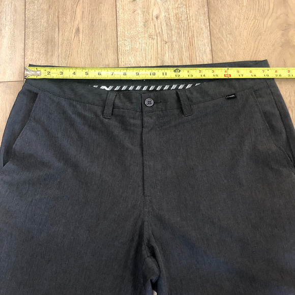 Travis Mathew Shorts Mens 40 Black Hybrid Golf Casual Preppy Performance Logo - Picture 4 of 6